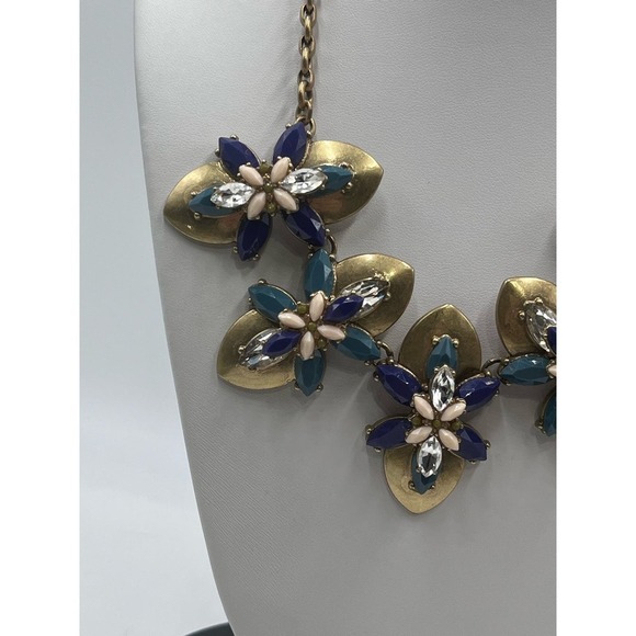 J. CREW Blue Peach Clear
Iridescent Rhinestone Gold Tone Statement Necklace - Picture 3 of 13